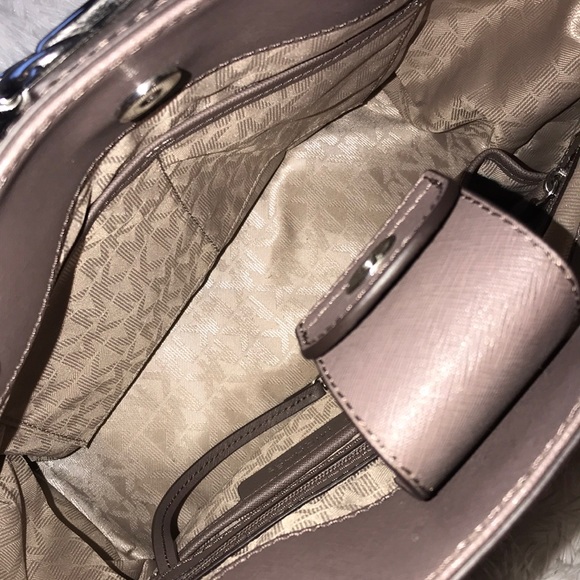 Michael Kors Hamilton Ns Saffiano Mauve Grey Purse - Picture 3 of 4